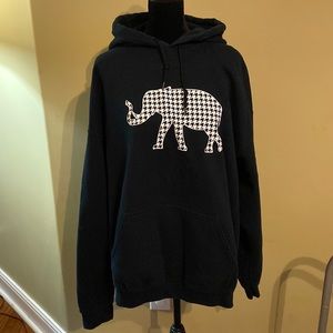 Houndstooth Elephant pullover “Alabama”